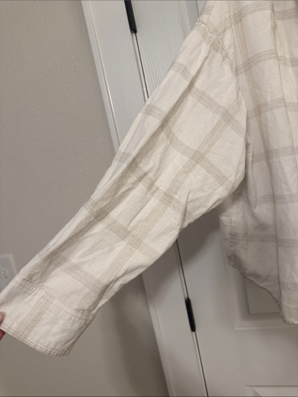 HoneyCloth Relaxed White and Beige 100% Cotton Plaid Button-Down Shirt - Women - Picture 9 of 11